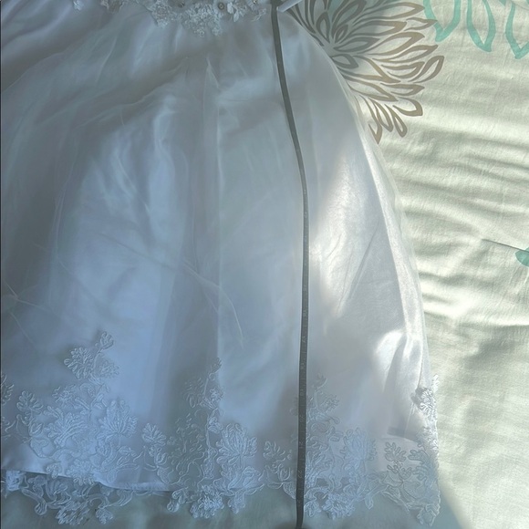 White with lace trim girls’ dress with bow headband size 3 - Picture 11 of 14